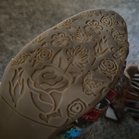 Spring Step L Artiste Multicolor Strappy Heels - Picture 9 of 13